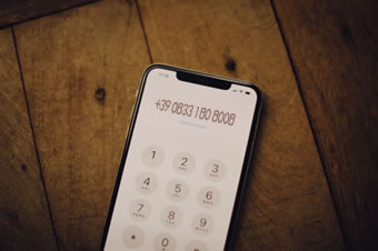 Segretaria AI risponde al telefono per la tua attività